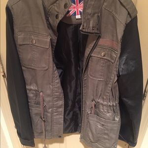 Cargo jacket olive (make offer) leather sleeves